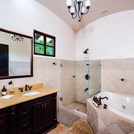 Luxury Vacation Rentals At Hacienda Pinilla Tamarindo Room photo